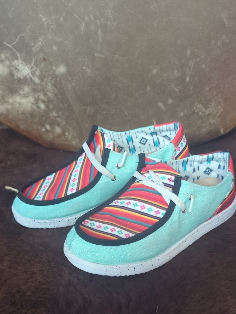 ROWDY CROWD "Sunset Serape" canvas slip-on shoes sz 10 EUC